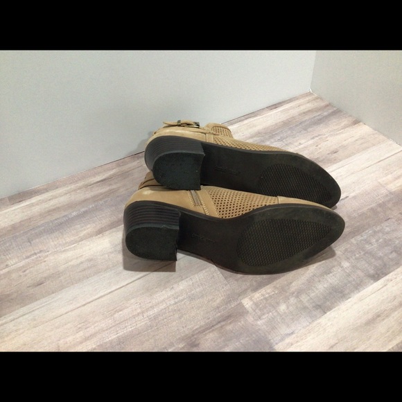 10% OFF David Tate Tan Boots - Picture 6 of 7